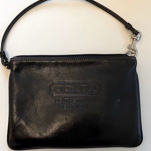 COACH LEATHER CLUTCH/WRISTLET - Black w/zipper